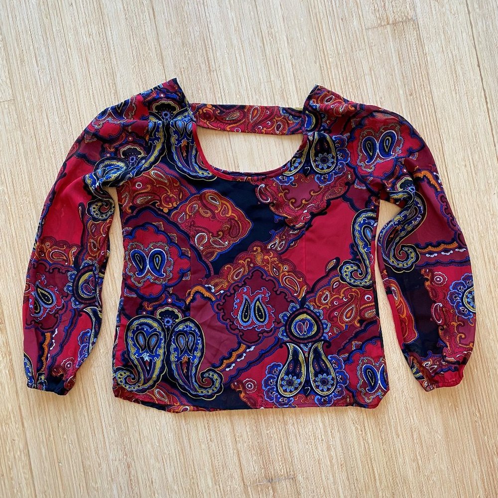 Woman’s Sunny Leigh Paisley Tunic Top, Small